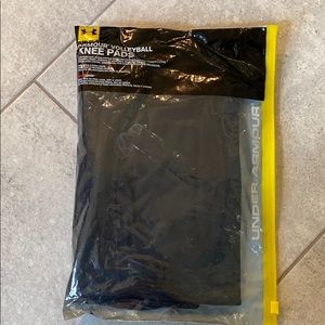 BRAND NEW under armour knee pads